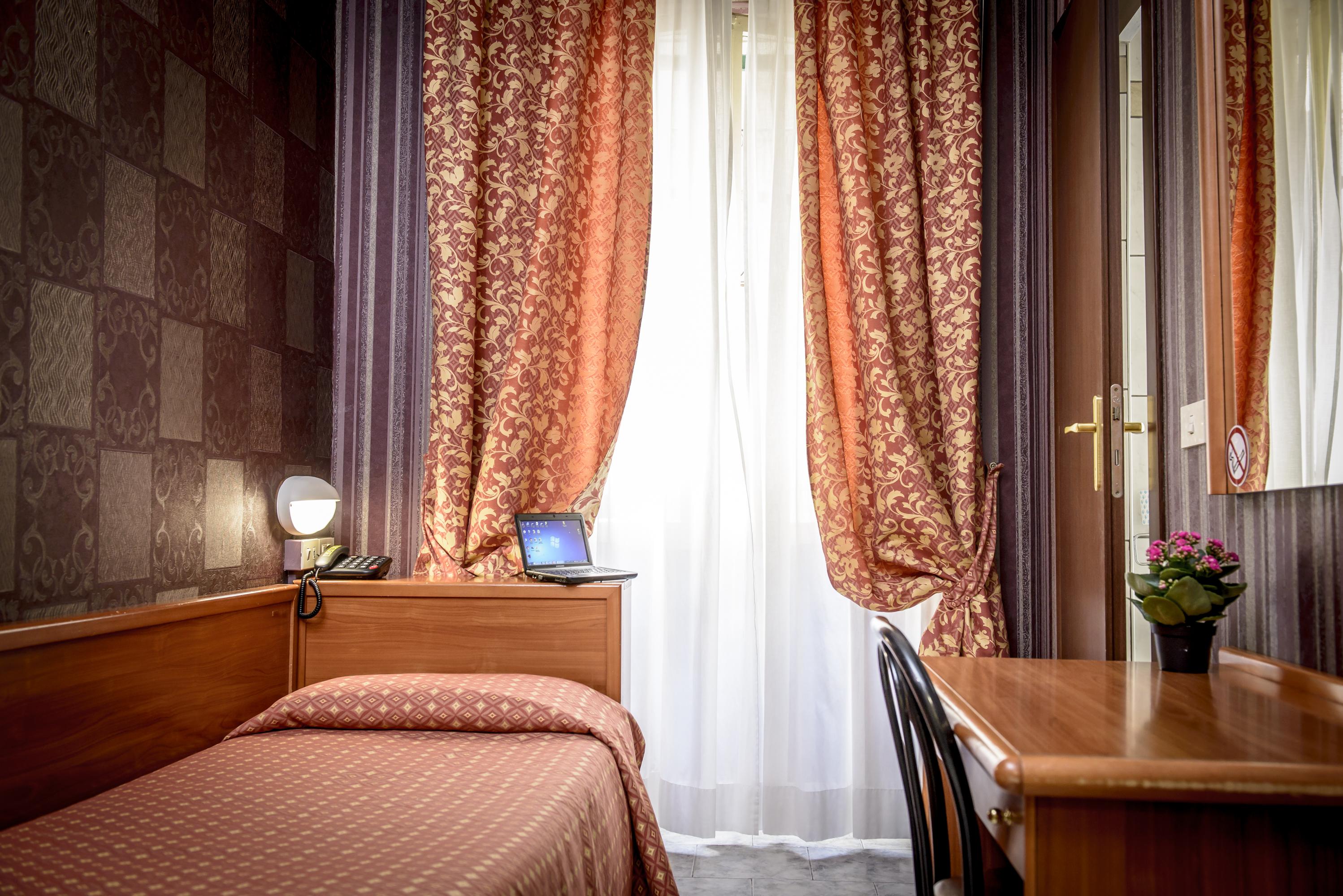 Hotel Emmaus Rome Exterior photo
