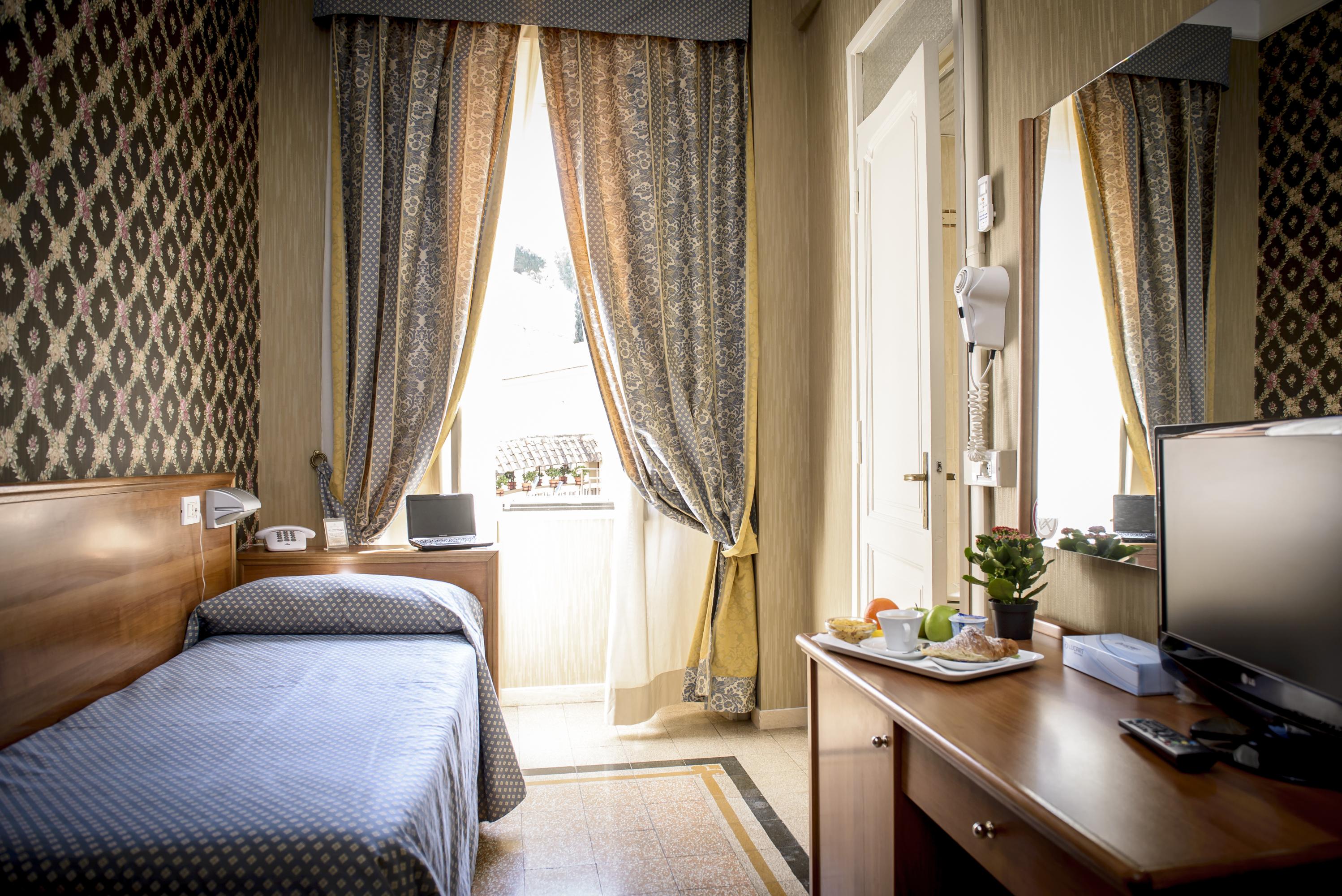 Hotel Emmaus Rome Exterior photo