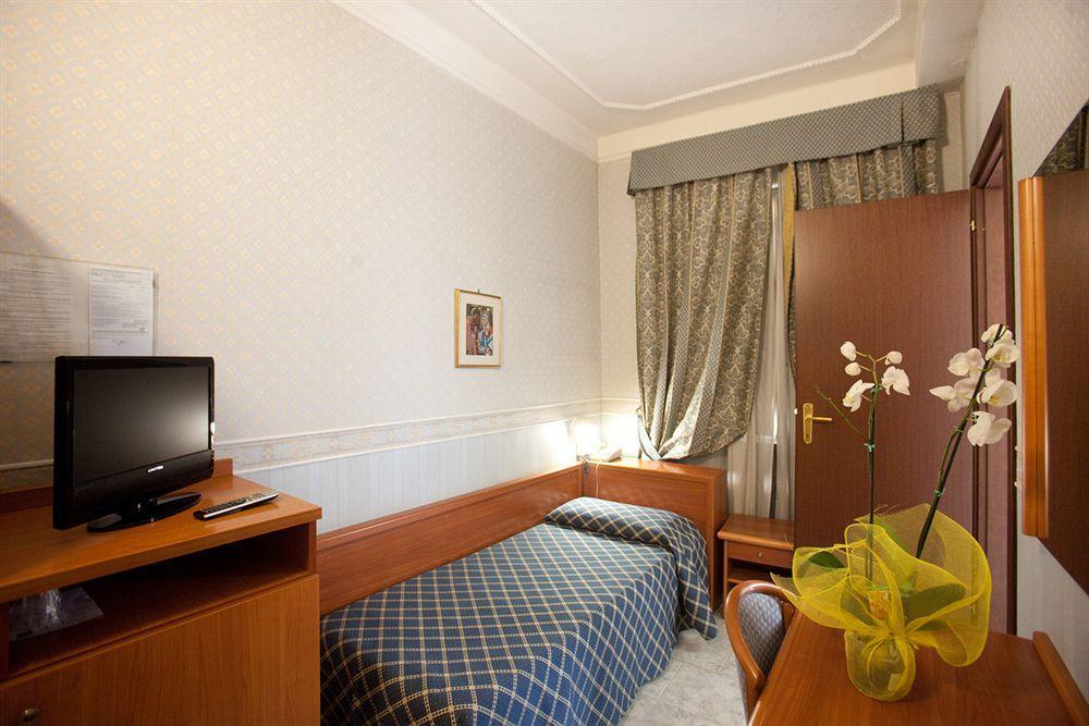 Hotel Emmaus Rome Exterior photo