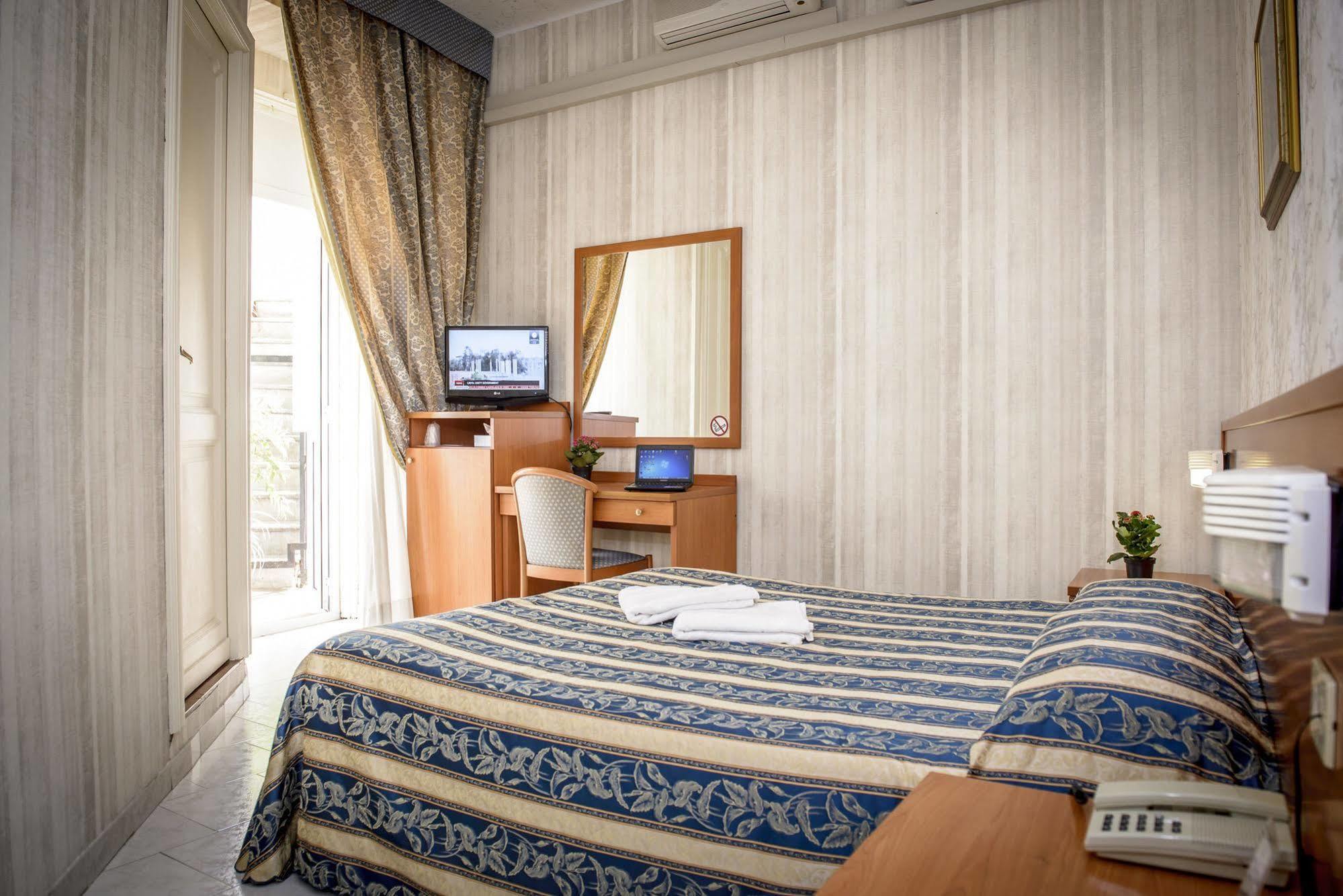 Hotel Emmaus Rome Exterior photo