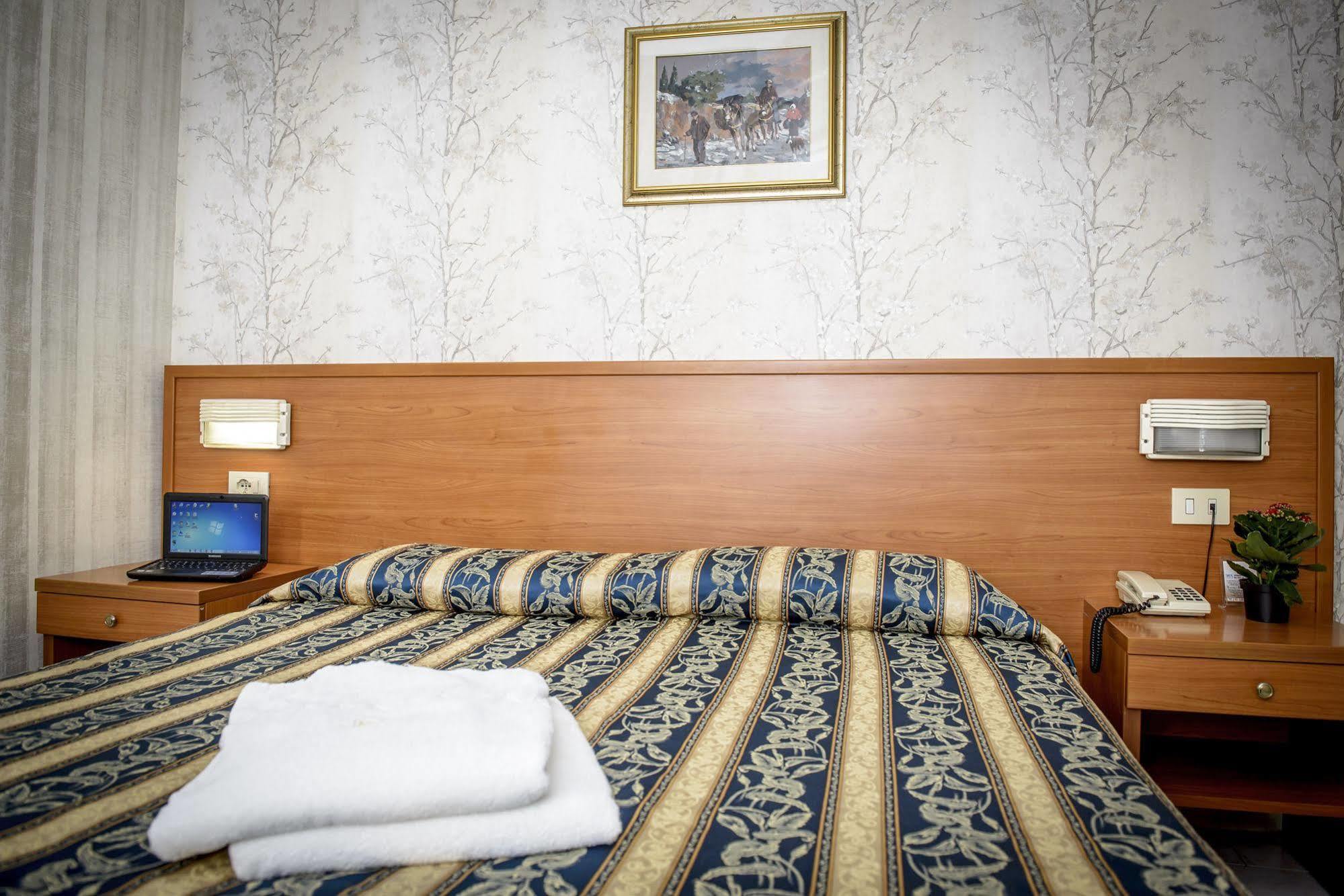Hotel Emmaus Rome Exterior photo